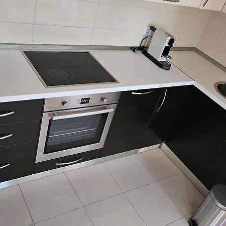 Sea Wolf - Sea View & Centre Apartment