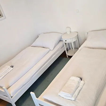 Sea Wolf - Sea View & Centre *