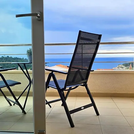 Sea Wolf - Sea View & Centre Apartment