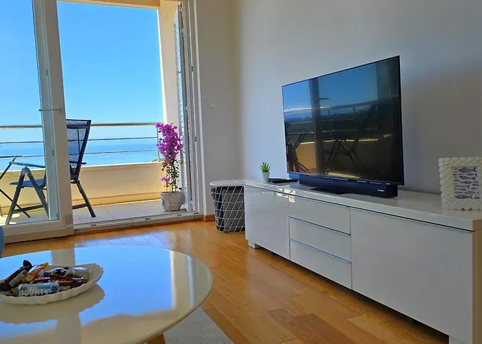 Sea Wolf - Sea View & Centre