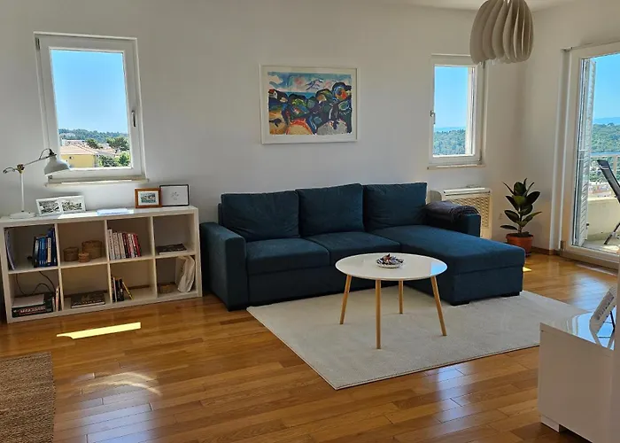 Sea Wolf - Sea View & Centre Apartment *