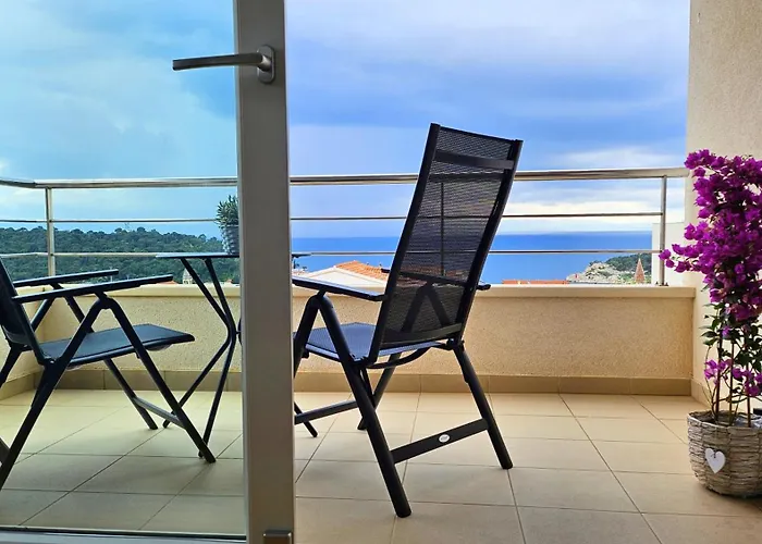 Sea Wolf - Sea View & Centre Apartment