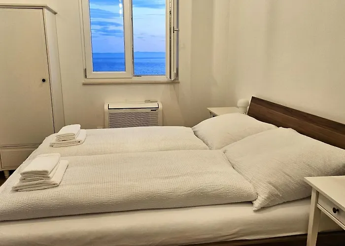 Sea Wolf - Sea View & Centre Apartment Makarska