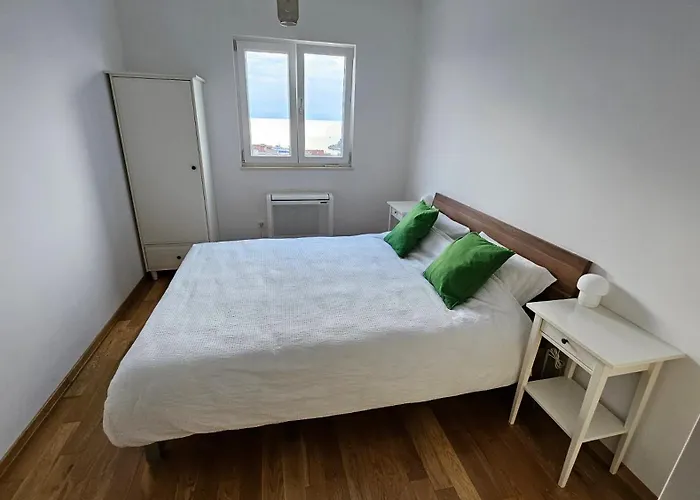 Sea Wolf - Sea View & Centre *